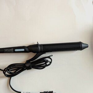 Bio-Ionic Long Barrel Curling Iron 1.5 inches NWOT